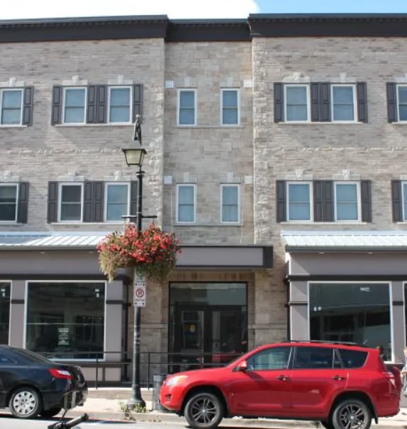 21 Front Street South