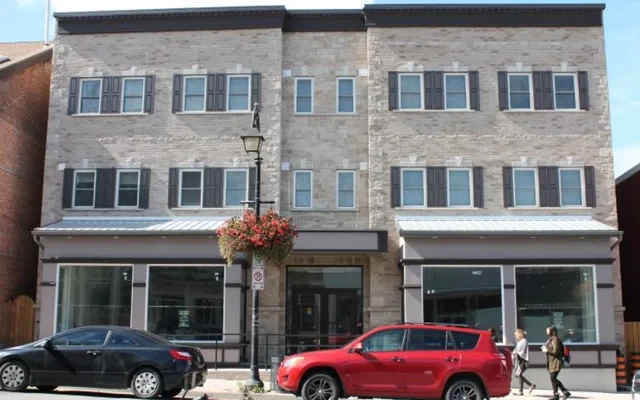 21 Front Street South 0