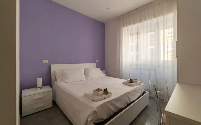 Delightful 3-bed flat w/ balcony 3