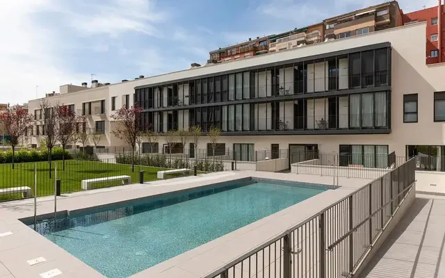 Interesting 3-bedroom apartment in El Poblenou 3