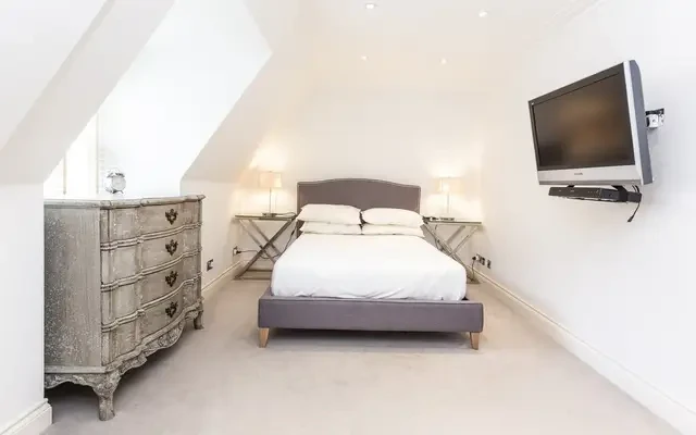 Grosvenor Hill 13234# 3