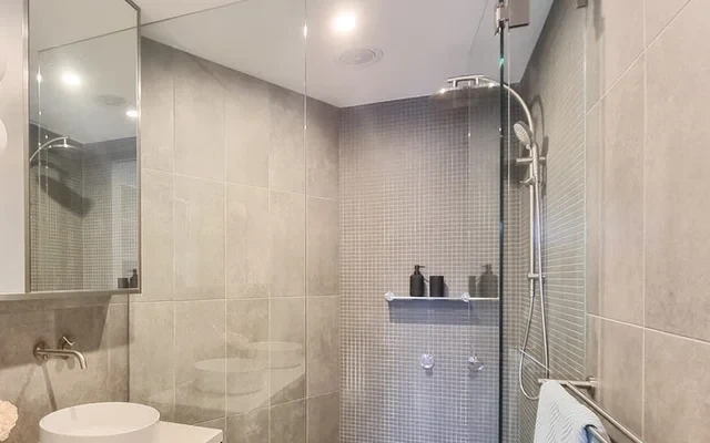 234 Esplanade West 4