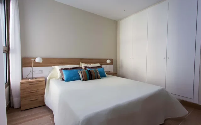 Apartamento de dos habitaciones Peris y Valero 0