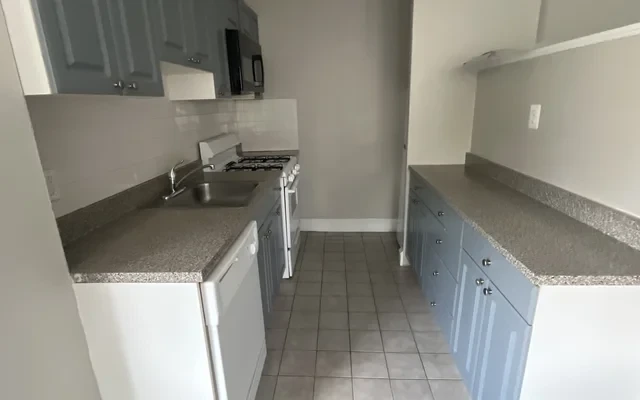 CA - 4045 Pine Street 3