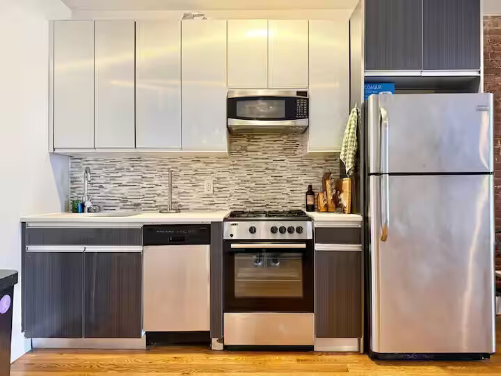 375 Vernon Avenue, Brooklyn