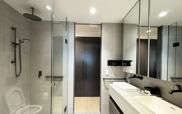 25 Waterfront Way 1
