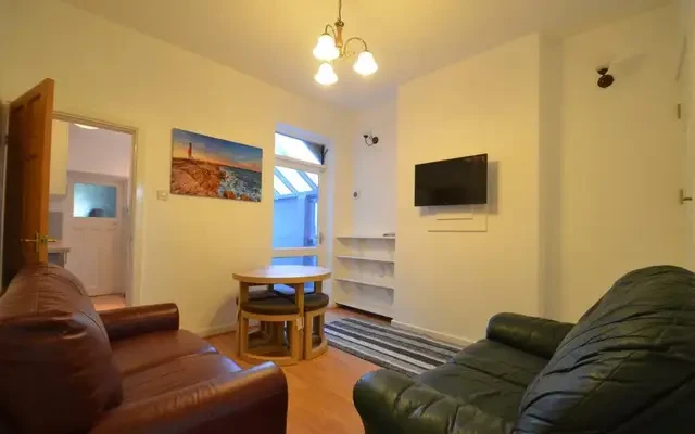 Entire Place·4B2B···52 Westminster Road, Selly Oak 3