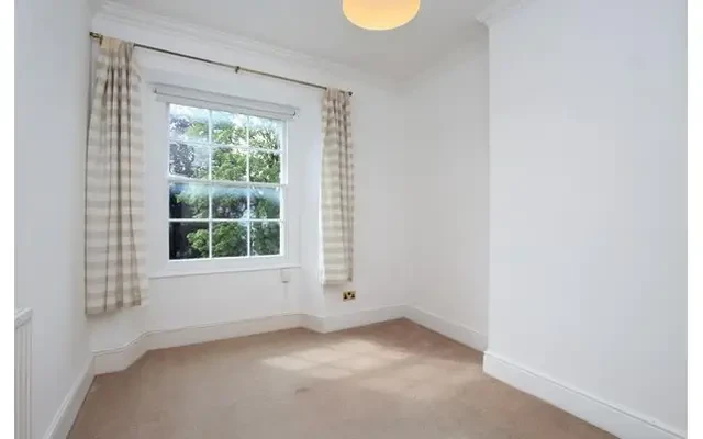 Oakfield Road- Clifton, United Kingdom 1