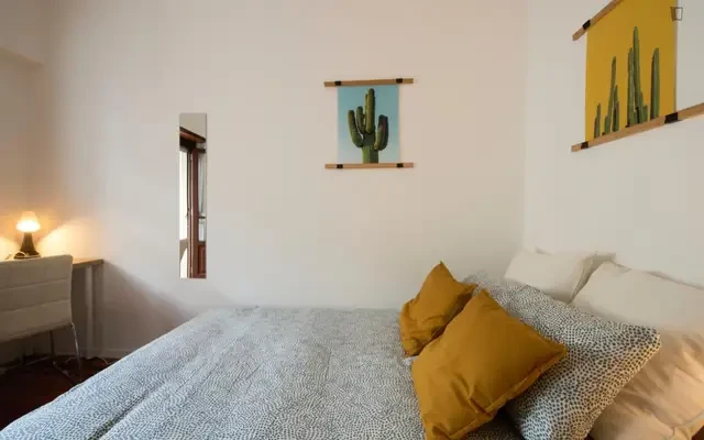 Beautiful double bedroom close to Arroios metro station - 리스본 학생 숙소 - Double bedroom
