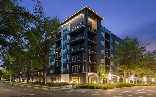 900 Willow 1