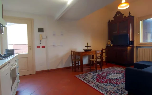Via di Mezzo Ponente 1