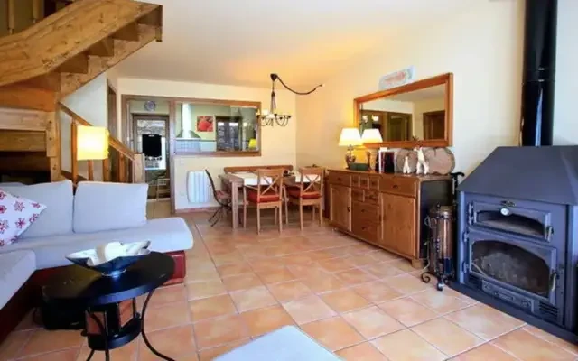apartment near Camí Ral de Sant Jaume 4