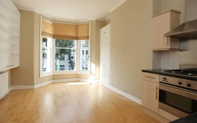 Minford Gardens, Brook Green, W14 0