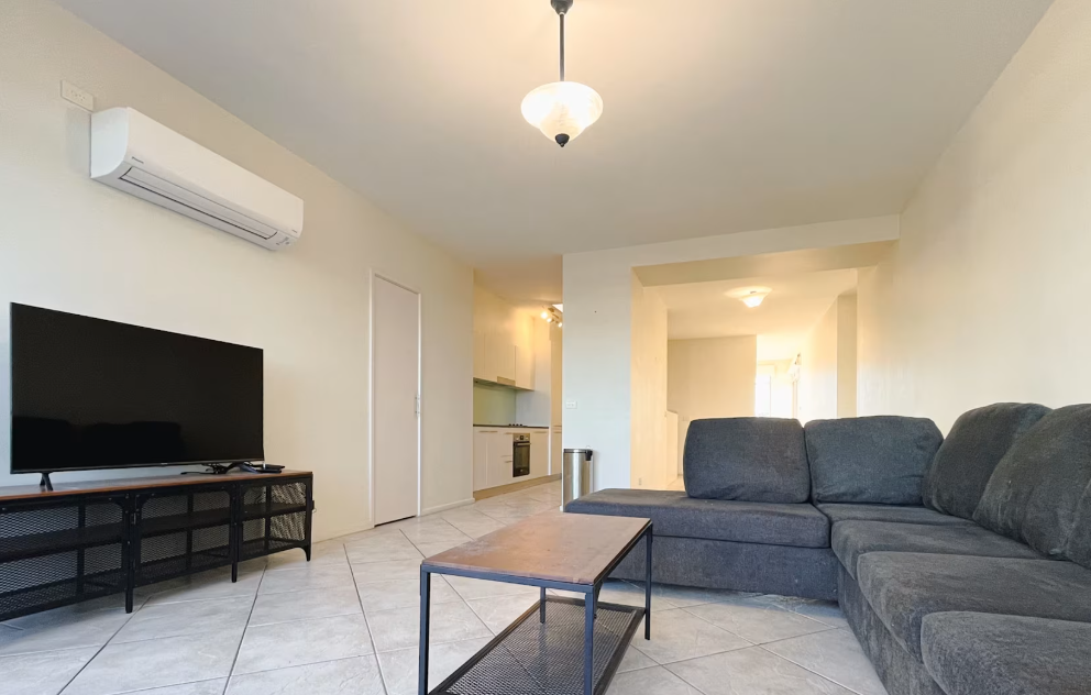 4 bed 2 bath-single room