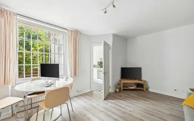 Kildare Terrace, London, W2 5JT 3