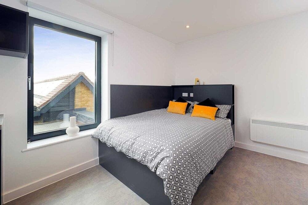 Bedford - Studio Style U04