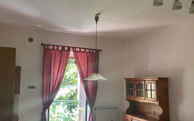 Elegante e spazioso molocale 0