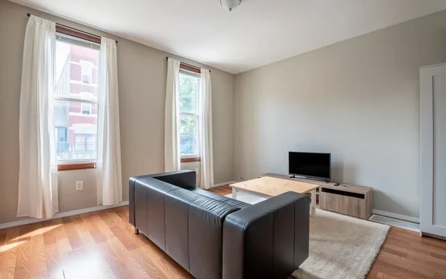 2010 S Loomis Street 3