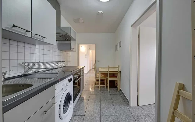 Koenig-Karl-Strasse 84DE-09-013M 3