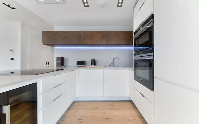 Keybridge Tower, 1 Exchange Gardens, London, SW8 1BN 3