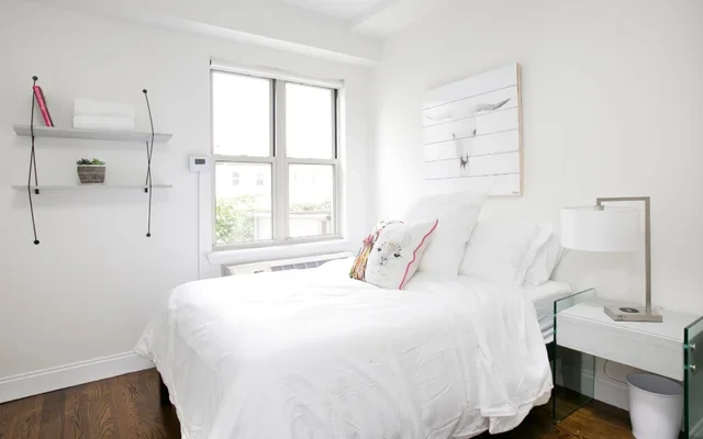 651 Metropolitan Ave 0
