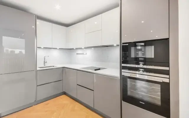 251 Southwark Bridge Road, London, SE1 4