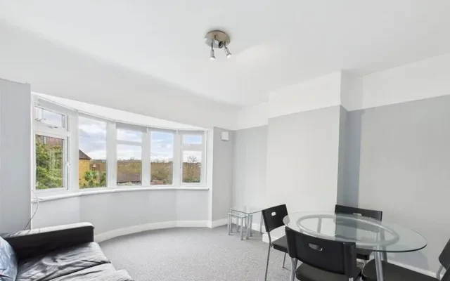 LH-The Avenue Wembley 0