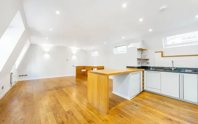 Cavendish Mews North, Marylebone, London, W1W 6LA 2