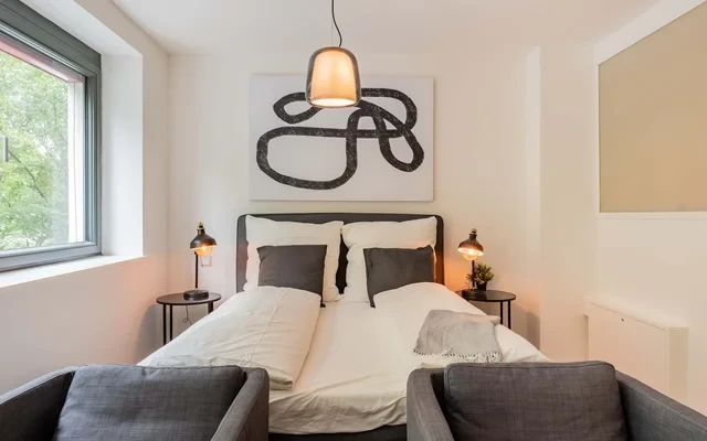 Helle Wohnung in Berlin Kreuzberg am Mariannenplatz – Balkon – exklusiv ausgestattet! 0