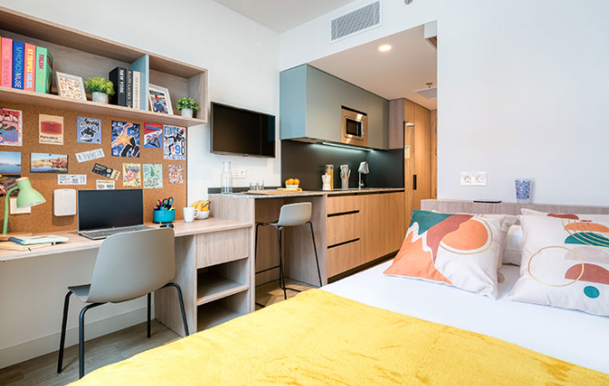 Livensa Living Barcelona Sants-Badal