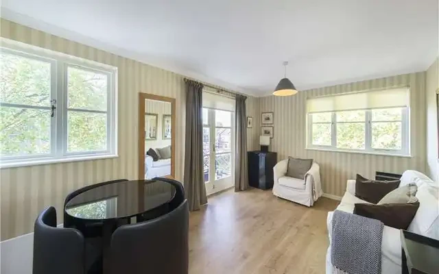 Brompton Park Crescent 0