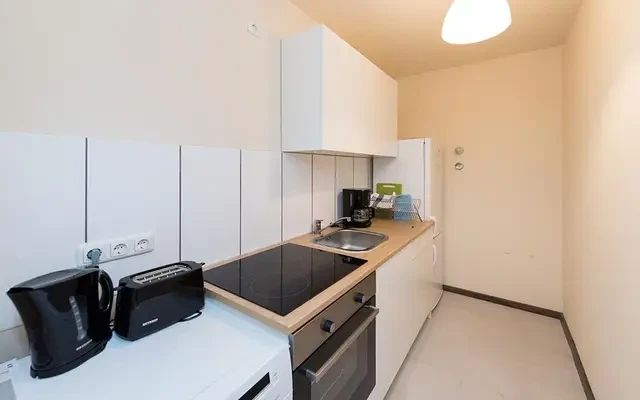 Neat single bedroom in a student flat, in Pasing 4