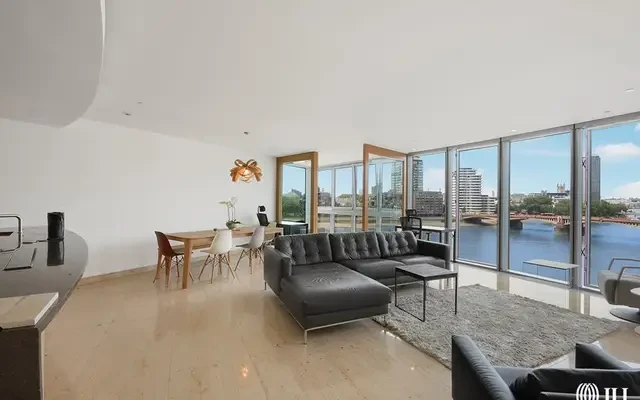St George Wharf London SW8 4