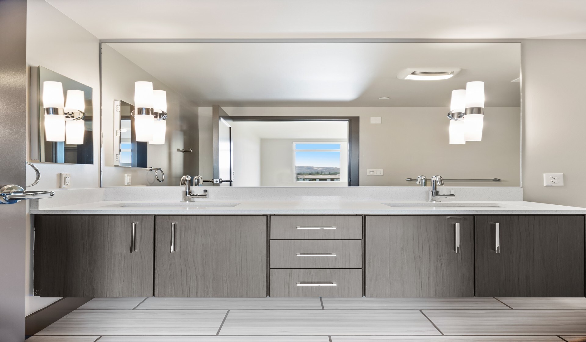 3 Bed 2 Bath Ultramarine, #670