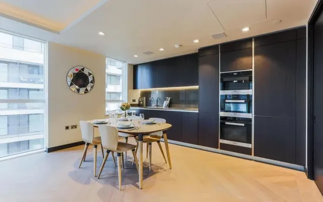 Earls Way, One Tower Bridge, Tower Bridge, London, SE1 2QR 1