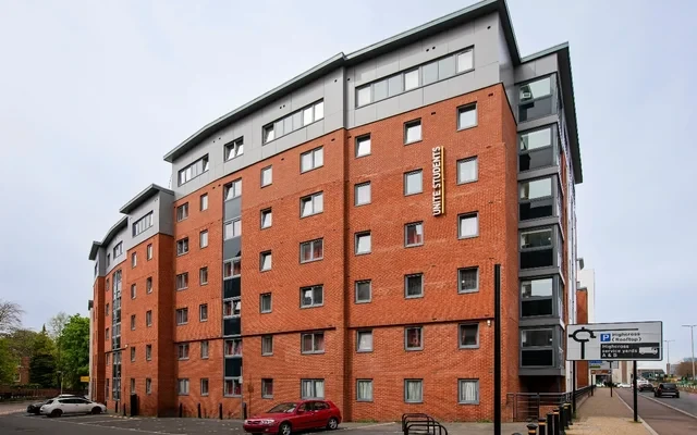 Castle Court 1