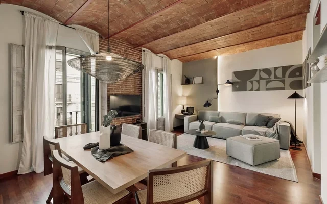 Cotoca - 3 bedrooms and balcony in Eixample Dreta 1