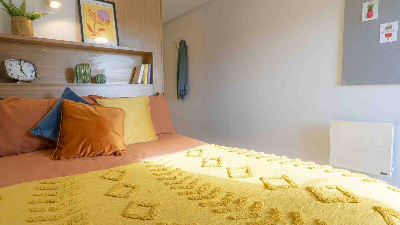 Silver En Suite Plus