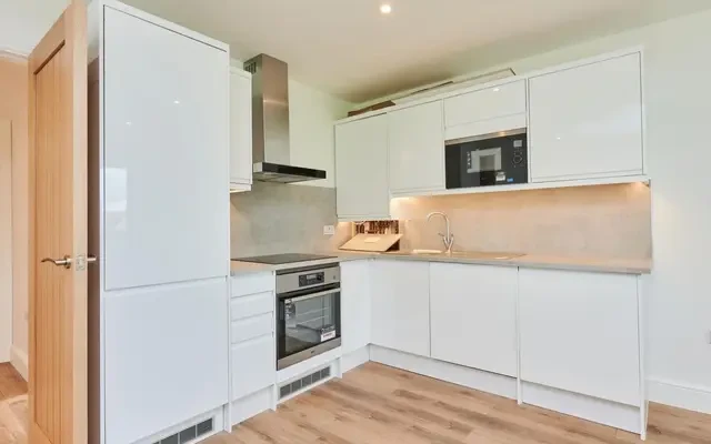 Hendon Way, London, NW4 3LY 1