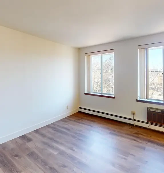 Oakland Manor Apartments