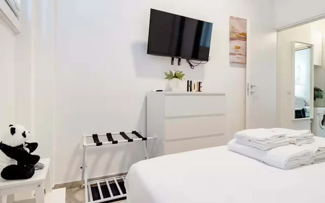 Bilocale in Viale Carlo Troya a Milano 4