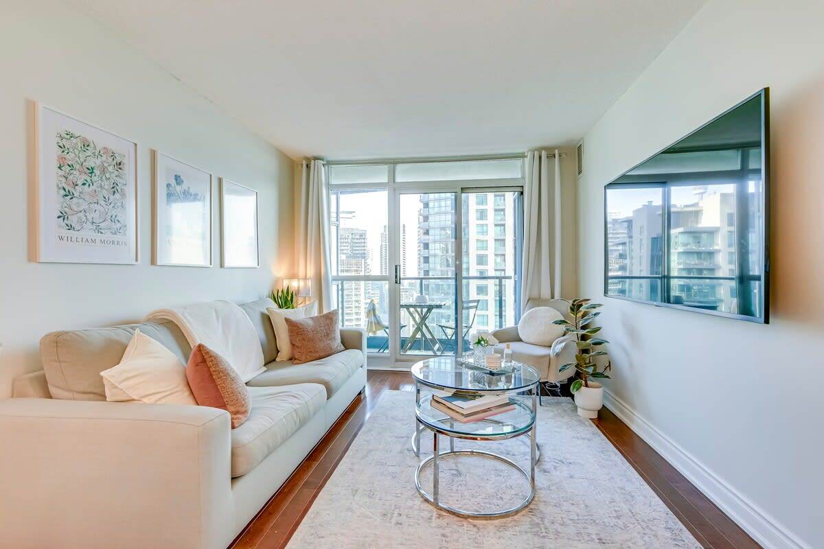 219 fort york blvd