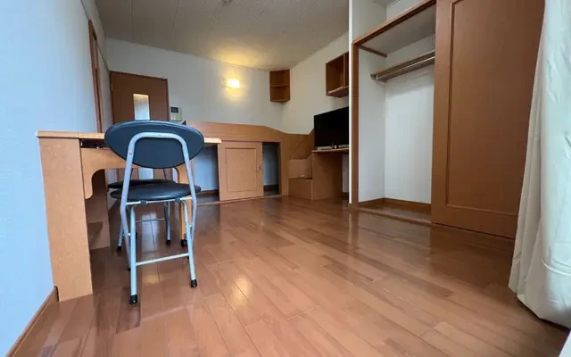 レオパレスグリーンヒル - Ginowan student accommodation - 101号房间(带独立厨房)