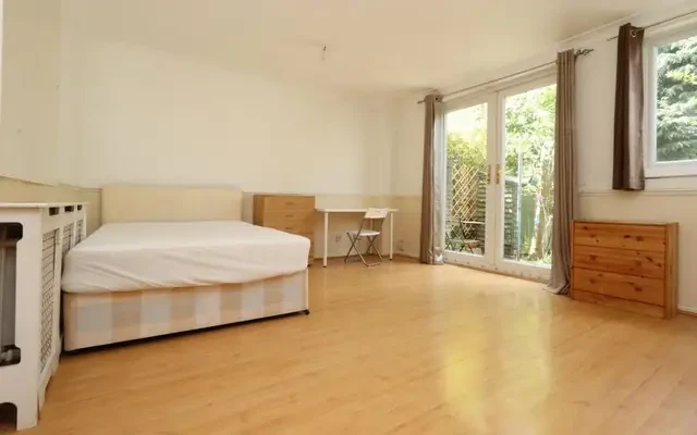 house in Stratford 4