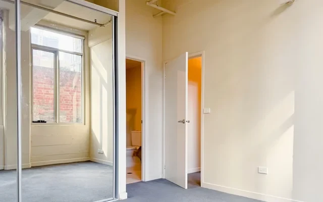 639 Little Bourke Street - alojamiento para estudiantes en Melbourne - 4b2b - master bedroom double occupancy*411
