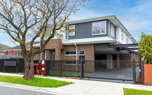 18 Renver Road - Melbourne student accommodation