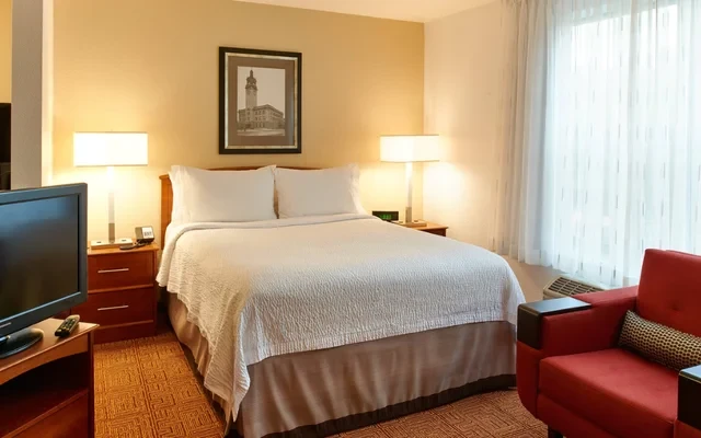 TownePlace Suites Minneapolis Downtown/North Loop 4