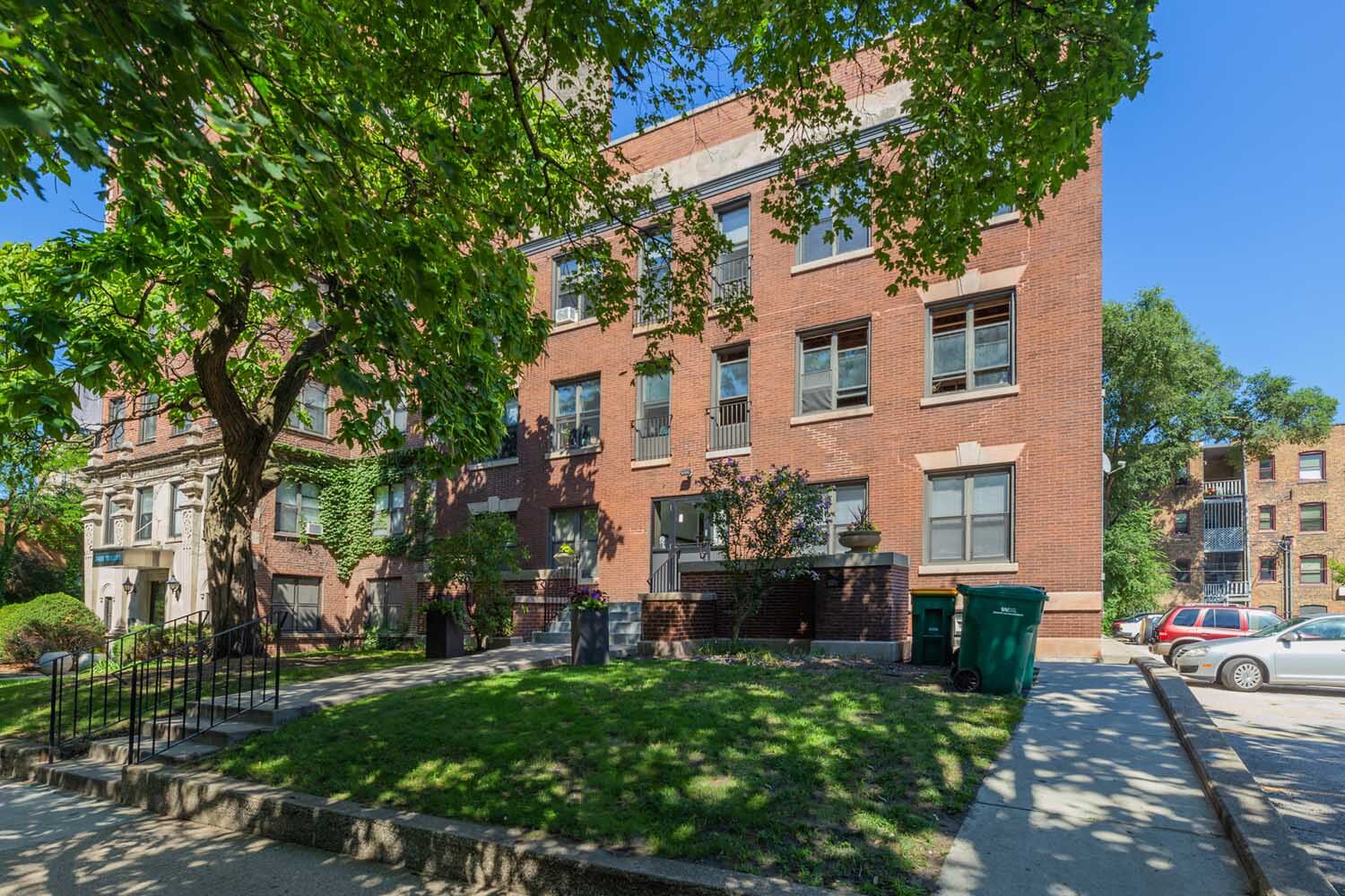 5457-5459 S. Blackstone Avenue