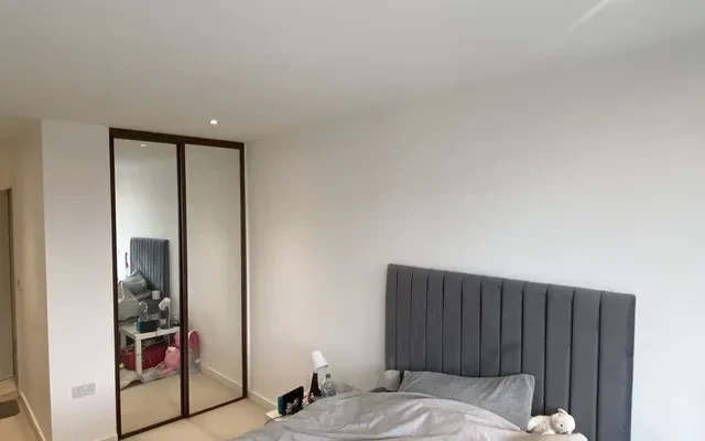 伦敦+ Glenbrook Apartments+3b2b中的主卧自带卫浴 1