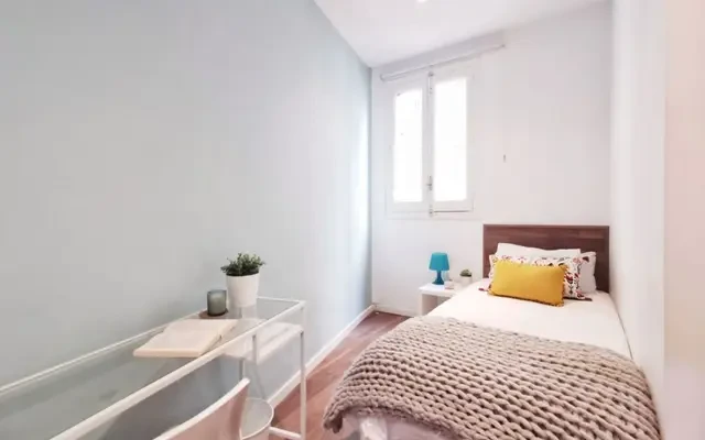 Comodo appartamento in Calle Valencia 0